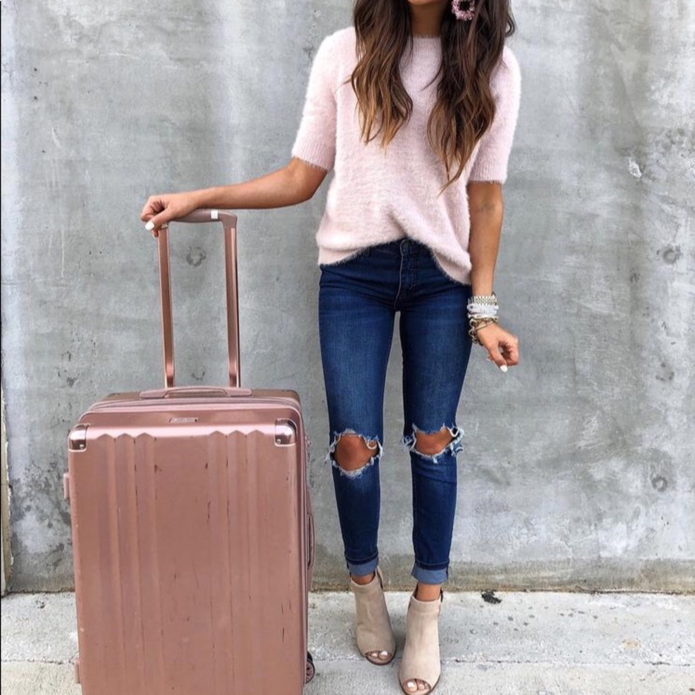 Pink short sleeve sweater